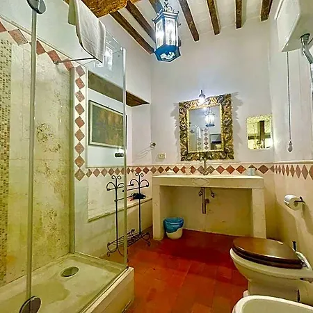 Palazzo Barbini Dimora Storica Apartmanhotel 4*